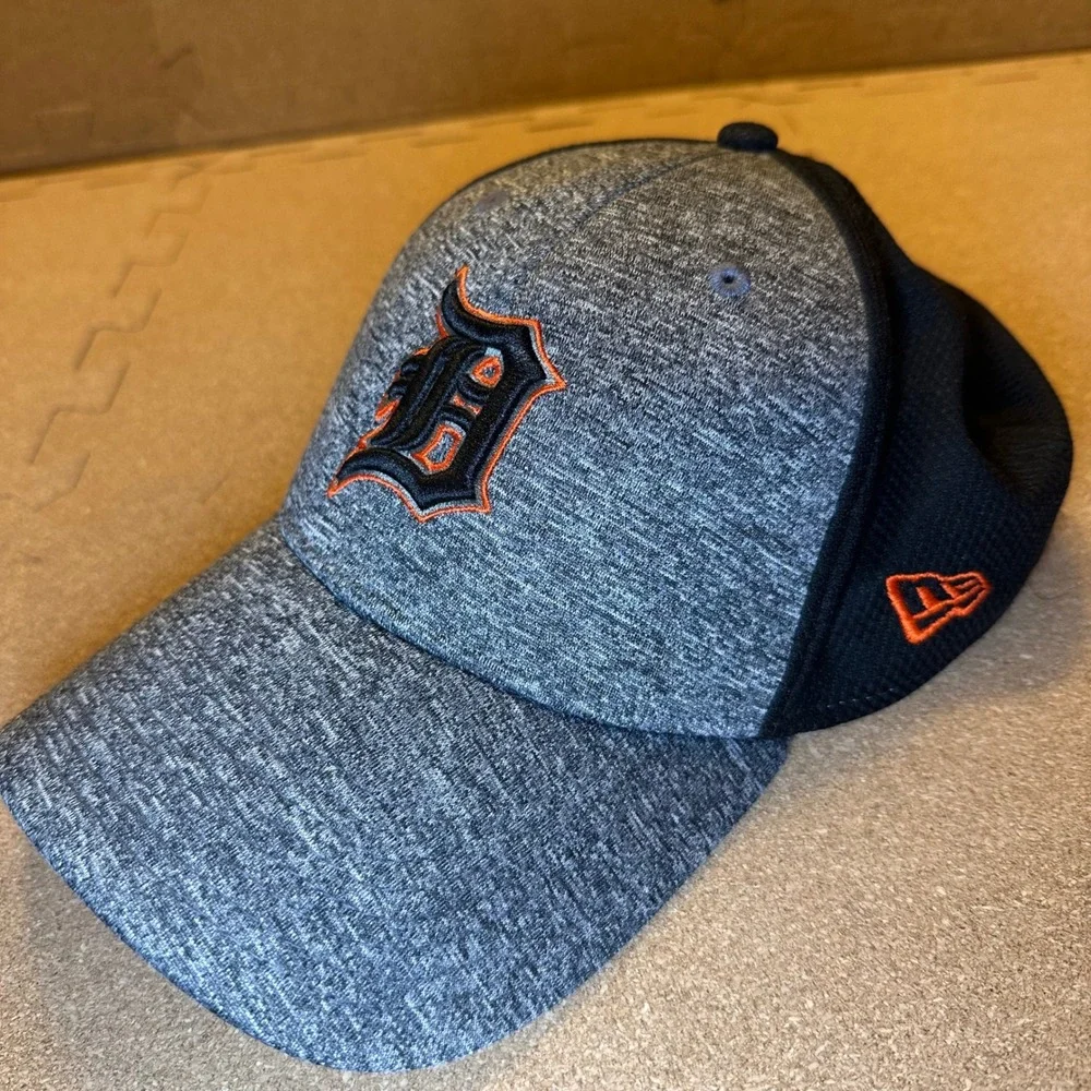 New Era Detroit Tigers Hat Mens M/L Gray Black MLB 39THIRTY Stretch Fit Cap